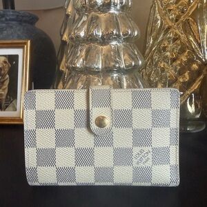 Authentic LV french kisslock wallet